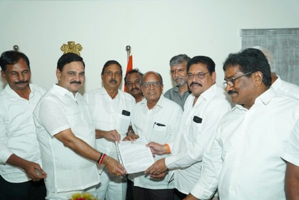 అమరావతిలో అల్లూరి స్మృతి వనం ఏర్పాటుకు కృషి*                              -- క్షత్రియ కార్పొరేషన్ అభివృద్ధికి సహకారం        -- కేంద్ర మంత్రి భూపతిరాజు శ్రీనివాస వర్మ