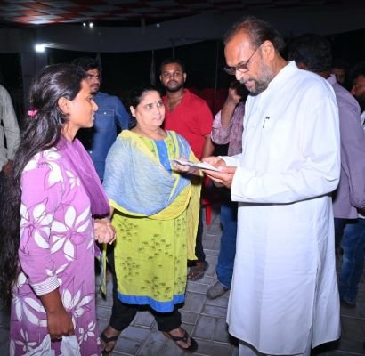  ప్రజా సమస్యల వినతులు స్వీకరణ...    