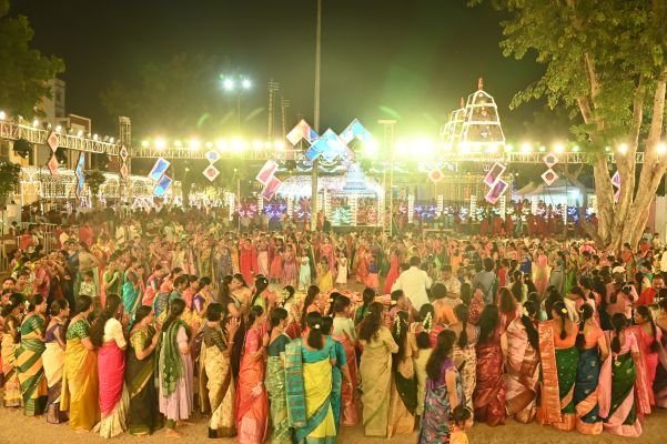 మహాశక్తిలో అంగరంగ వైభవంగా ఎంగిలిపూల బతుకమ్మ