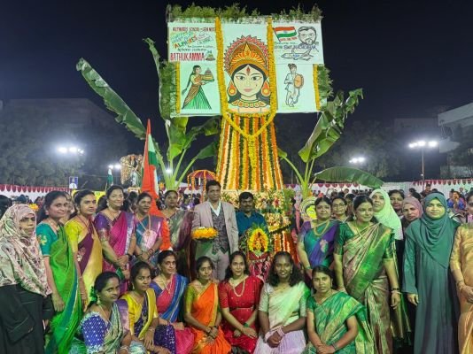 అల్ఫోర్స్‌ విద్యాసంస్థల్లో ఘనంగా సద్దుల బతుకమ్మ వేడుకలు