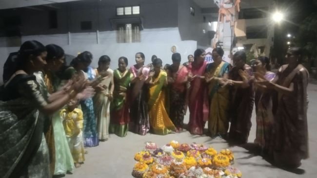 ఘనంగా ఎంగిలిపూల బతుకమ్మ
