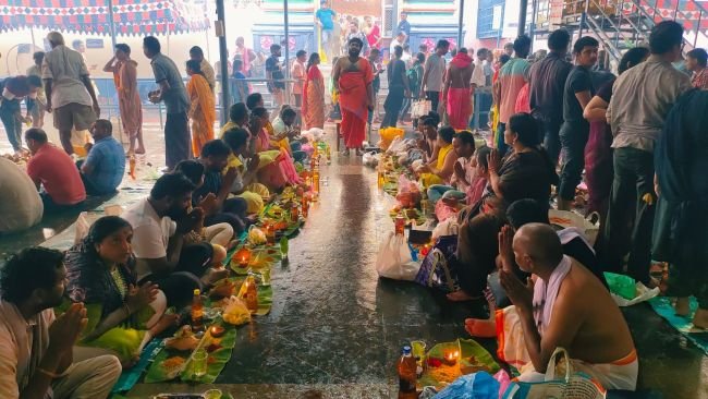 తైలాభిషేకాలతో శనేశ్వరాలయం…దర్శనానికి పోటెత్తిన భక్తులుస్వా మివారికి రూ.5.16 లక్షల ఆదాయం