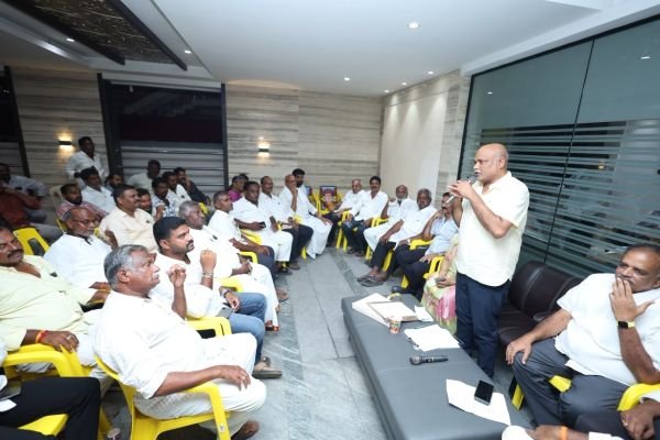 బీసీలకు 34 శాతం రిజర్వేషన్లకు కూటమి ప్రభుత్వం కట్టుబడి ఉంది.