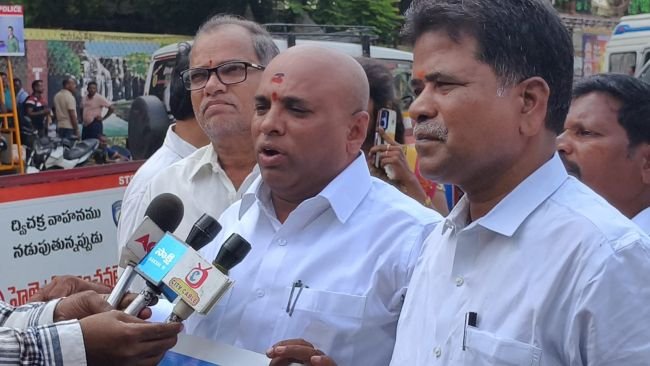 ఘనంగా డాక్టర్ రామచంద్ర రెడ్డి జన్మదిన వేడుకలు
