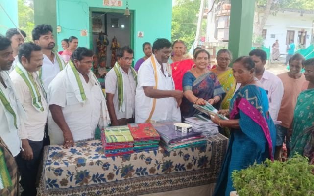 వయోవృద్ధుల సేవ మాధవ సేవతో సమానం- వరదు రామకృష్ణ.