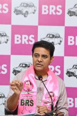 సిరిసిల్ల జేఎన్టీయూ ఇంజినీరింగ్ కళాశాల సమస్యలను తక్షణమే పరిష్కరించాలి: