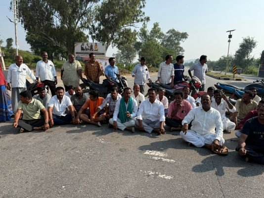 విద్యుత్ సమస్యపై రైతుల ఆందోళన