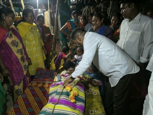 విద్యుత్ ఘాతానికి గురైన రామనాథ మృతి