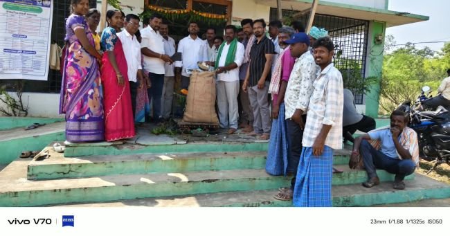 రైతులు దళారులను నమ్మి మోసపోవద్దు- సర్పంచ్ కావటి సుధాకర్