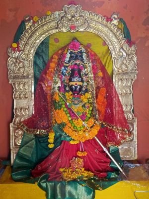 బాలత్రిపుర సుందరి దేవిగా దర్శనమిచ్చిన అమ్మవారు