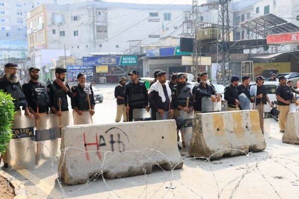 పాకిస్తాన్‌లో ఖైబర్ పఖ్తుంఖ్వాలో అత్యవసర పరిస్థితి విధింపు