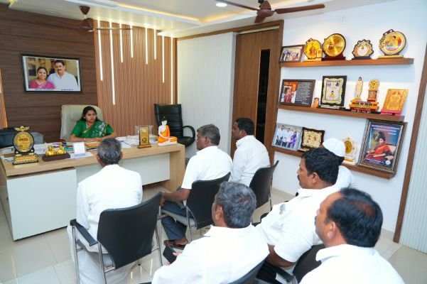 స్థానిక సంస్థల ఎన్నికల్లో బీసీలకు 34 శాతం సీట్లు. ఎమ్మెల్యే భూమా అఖిలప్రియ