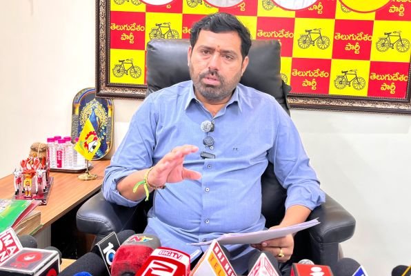 మున్సిపల్ కమిషనర్ తీరుపై హైకోర్టులో పిల్ దాఖలు చేస్తాం : జీవీ ప్రవీణ్ కుమార్ రెడ్డి