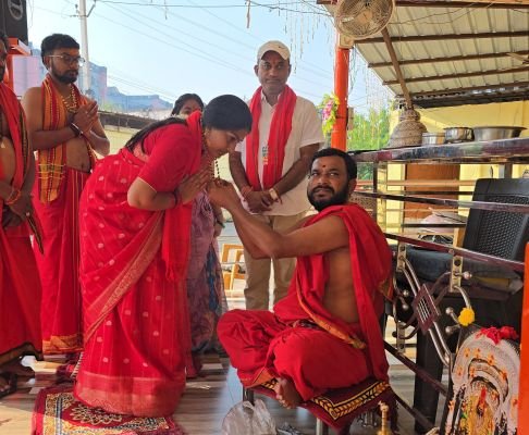 ప్రజలంతా సుఖసంతోషాలతో, ఆయురారోగ్యాలతో ఉండాలి 