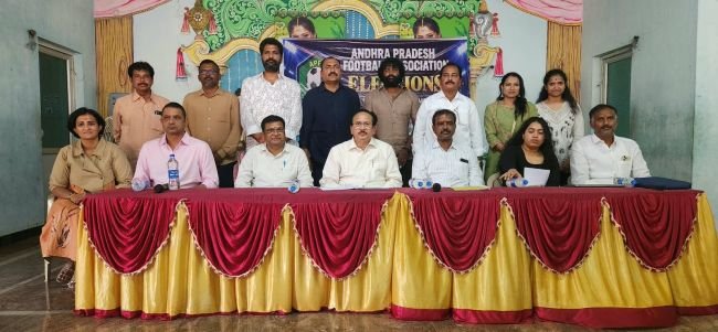ఏకగ్రీవంగా ఆంధ్రప్రదేశ్ ఫుట్‌బాల్ అసోసియేషన్ నూతన కార్యవర్గం  అధ్యక్షుడిగా కోటగిరి శ్రీధర్.. జనరల్ సెక్రటరీగా ఎం. డేనియల్ ప్రదీప్
