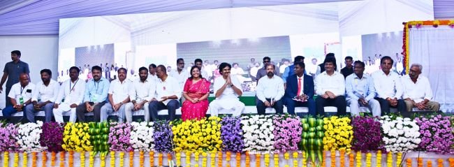 మీ రాక మాకు పండుగ 