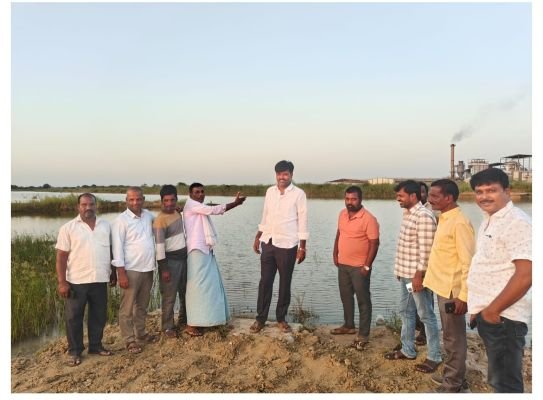 బతుకమ్మ పండుగ ఏర్పాట్లను పరిశీలించిన సర్పంచ్ స్రవంతి విజయభాస్కర్ రెడ్డి