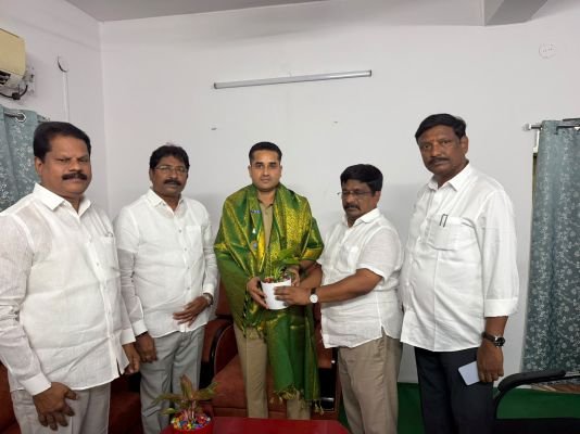 ఎస్పీ మీనాను కలిసిన పలువురు ఎమ్మెల్యేలు