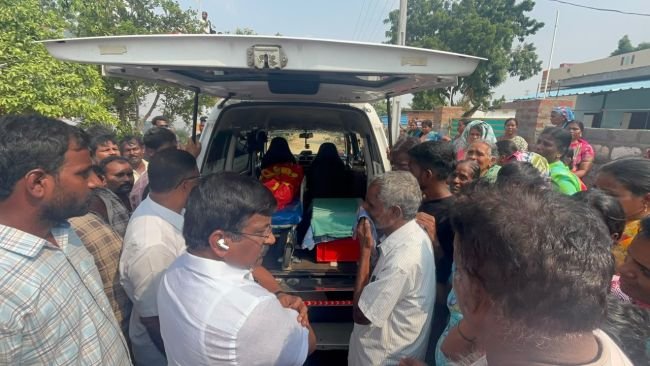 మృతుల కుటుంబాలను పరామర్శించిన ఎమ్యెల్యే 