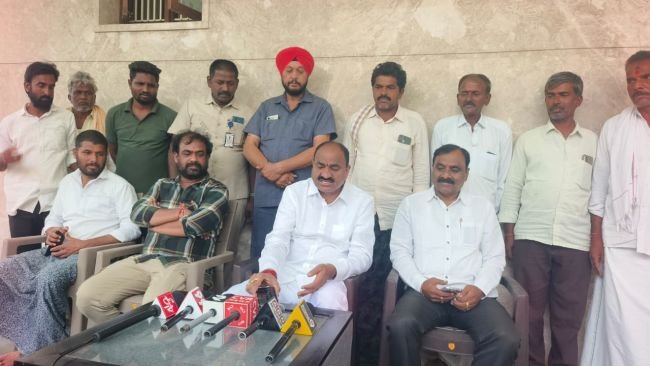 అధికారుల వైఫల్యంతోనే కర్నూలు జిల్లాకు కరువు మండలాలు రాలేదు