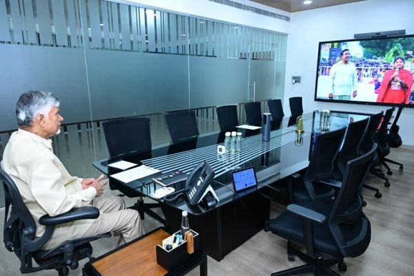 దశాబ్దాల నిరీక్షణకు తెర... 939 పేద కుటుంబాలకు శాశ్వత ఇళ్ల పట్టాలు