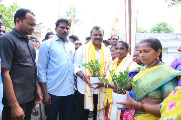 బేతపూడి - రావి అనంతవరం బీటీ రహదారిని ప్రారంభించిన మంత్రులు 