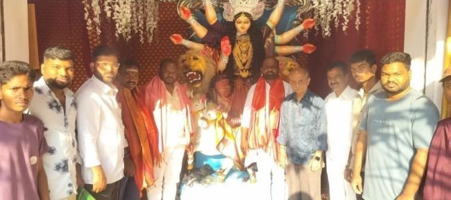 అమ్మవారిని దర్శించుకుని ప్రత్యేక పూజలు చేసిన గరిసెల సురేందర్ ముదిరాజ్