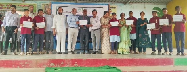 పర్యావరణ పరిరక్షణలో సేవలకు పుడమి నాయకులకు ప్రశంసలు  పీఎంశ్రీ జెడ్పీహెచ్‌ఎస్‌ నేరేడుచర్ల విద్యార్థులకు ప్రశంసా పత్రాల ప్రదానం