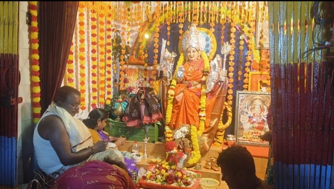 మురమండ కనకదుర్గమ్మ ఆలయంలో వైభవంగా దసరా ఉత్సవాలు ప్రారంభం