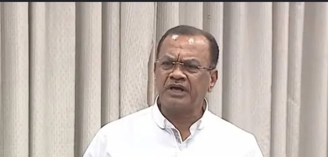 మూగ, చెవిటి దంపతుల బిడ్డకు అండగా నిలిచి