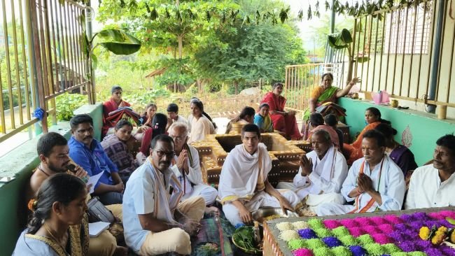 బాలా త్రిపుర సుందరీ దేవి అవతారంలో పోలమాంబ దర్శనం 