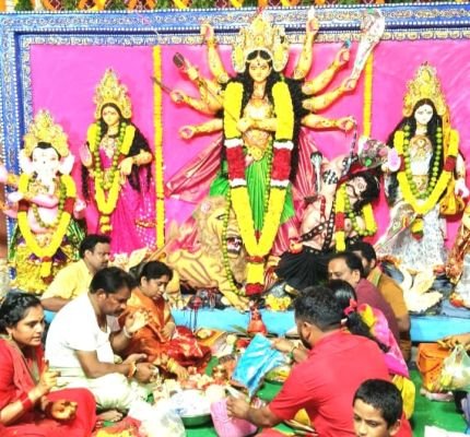 భక్తిశ్రద్ధలతో అమ్మవారికి ప్రత్యేక పూజలు