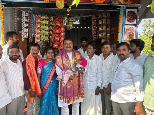 తుక్కాపూర్ గ్రామంలో కిరాణా షాపును ప్రారంభించిన ఆవుల రాజిరెడ్డి: