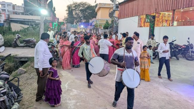 దుర్గామాత విగ్రహ ఊరేగింపు