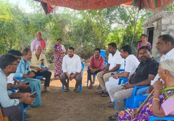 పీఏసీఎస్ చైర్మన్ ఒగ్గు దామోదర్ పరామర్శ..