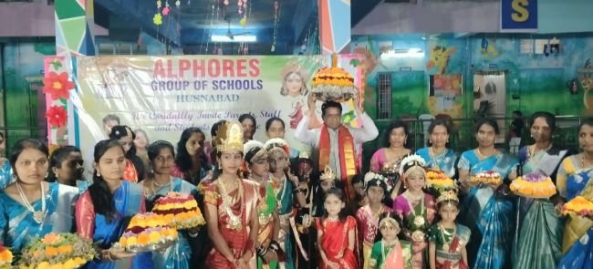 ఆల్ఫోర్స్ హైస్కూల్లో బతుకమ్మ సంబరాలు