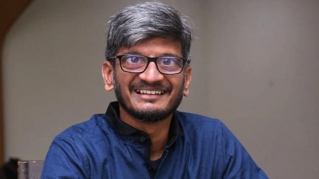 మాస్ పాటలు అంత బాగా రాయగలవనుకోలేదు.. స్టార్ హీరోల ప్రశంసలపై ప్రముఖ గీత రచయిత అనంత శ్రీరామ్ ఆసక్తికర వ్యాఖ్యలు!