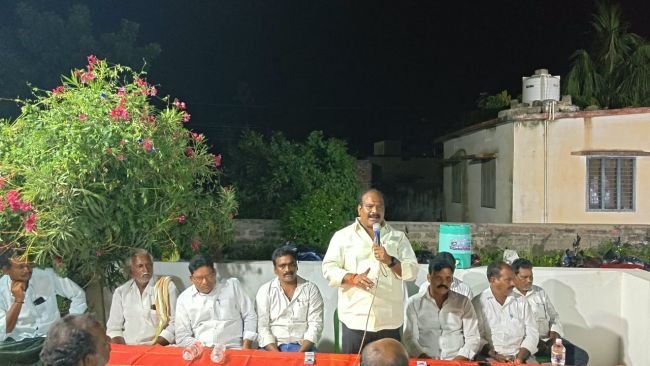మంగొల్లులో వైఎస్సార్‌సీపీ స్థానిక సంస్థల సమావేశం  పార్టీ బలోపేతానికి కృషి చేయాలి: తన్నీరు నాగేశ్వరరావు