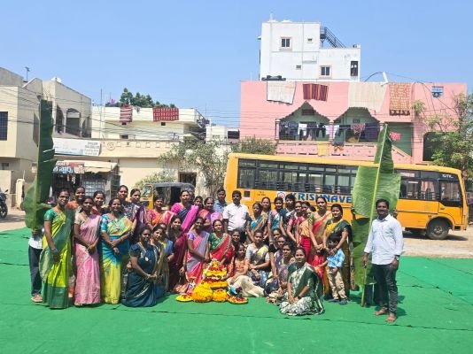కృష్ణవేణి టాలెంట్ స్కూల్‌లో ఘనంగా బతుకమ్మ సంబరాలు.