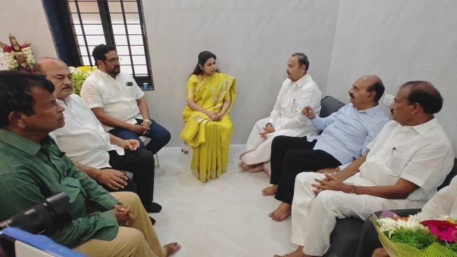 నంద్యాలలో అత్యాధునిక ‘శ్రీ ధన్వి సూపర్ స్పెషాలిటీ హాస్పిటల్ నువ్ప్రారంభించిన రాష్ట్ర న్యాయ, మైనార్టీ సంక్షేమ శాఖ మంత్రి ఎన్ఎండి ఫరూక్