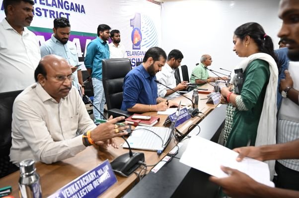 ప్రజావాణి ఫిర్యాదులను గడువులోగా పరిష్కరించాలి: జిల్లా కలెక్టర్ దీపక్ తివారి