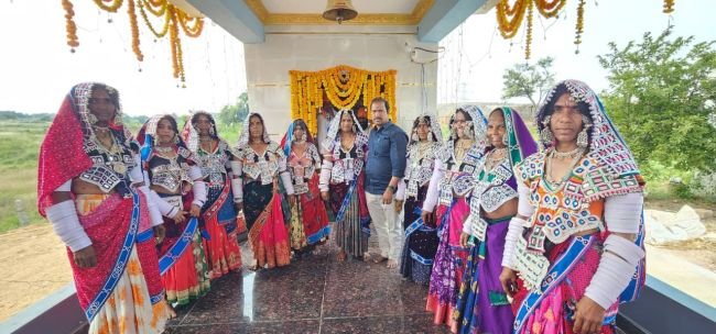 తండాల ఆరాధ్యదైవం హస్లీ యాడి ఆలయానికి రూ.25 వేల విరాళం