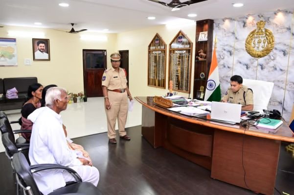 పోలీసుల పట్ల ప్రజలలో నమ్మకం పెంచేలా సమస్యల పరిష్కారం ఉండాలి; జిల్లా ఎస్పీ అఖిల్ మహాజన్ ఐపీఎస్.