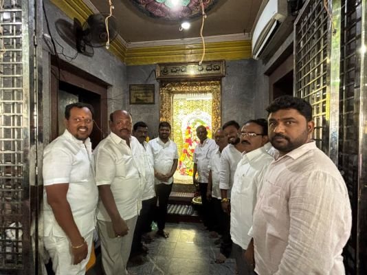 కుంకుమ అలంకారంలో దర్శనమిచ్చిన శ్రీచౌడేశ్వరి దేవి