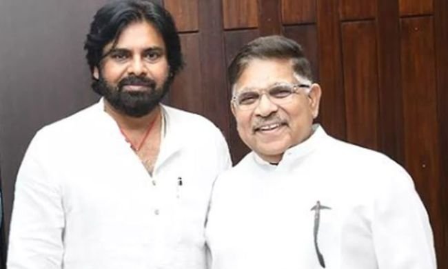 సినీ ప్రస్థానంలో 30 ఏళ్లు పూర్తి చేసుకున్న పవన్ కళ్యాణ్.. అల్లు అరవింద్ ప్రత్యేక శుభాకాంక్షలు!