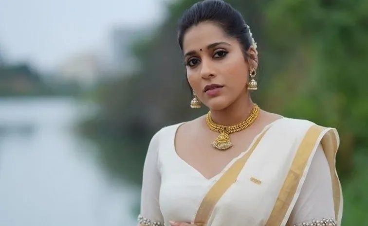 ఇలాంటి ప్రపంచంలో ఉండాలని లేదు.. హైదరాబాద్ చిన్నారి దారుణ హత్యపై యాంకర్ రష్మీ ఎమోషనల్ పోస్ట్!