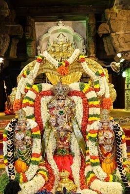 వేడుకగా బంగారు తిరుచ్చి ఉత్సవం