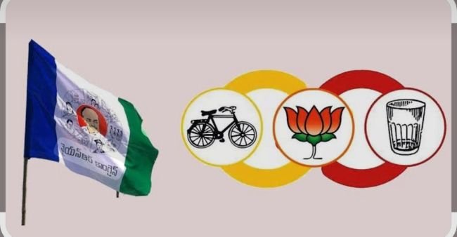శ్రీకాళహస్తి మున్సిపాలిటీ చైర్మన్ బరిలో వైసిపి, కూటమి బీసీ నేతలు