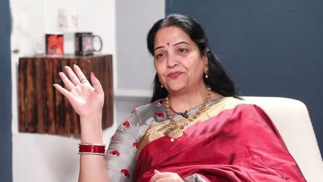 పెళ్లి చేసుకోకపోతే చచ్చిపోతా అన్నాడు.. తీరా చూస్తే నరకం చూపించాడు: నటి జయలలిత కన్నీటి కథనం!