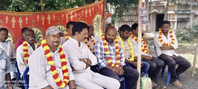 వీఆర్ఏలకు మద్దతు తెలిపిన ఒంటెద్దు